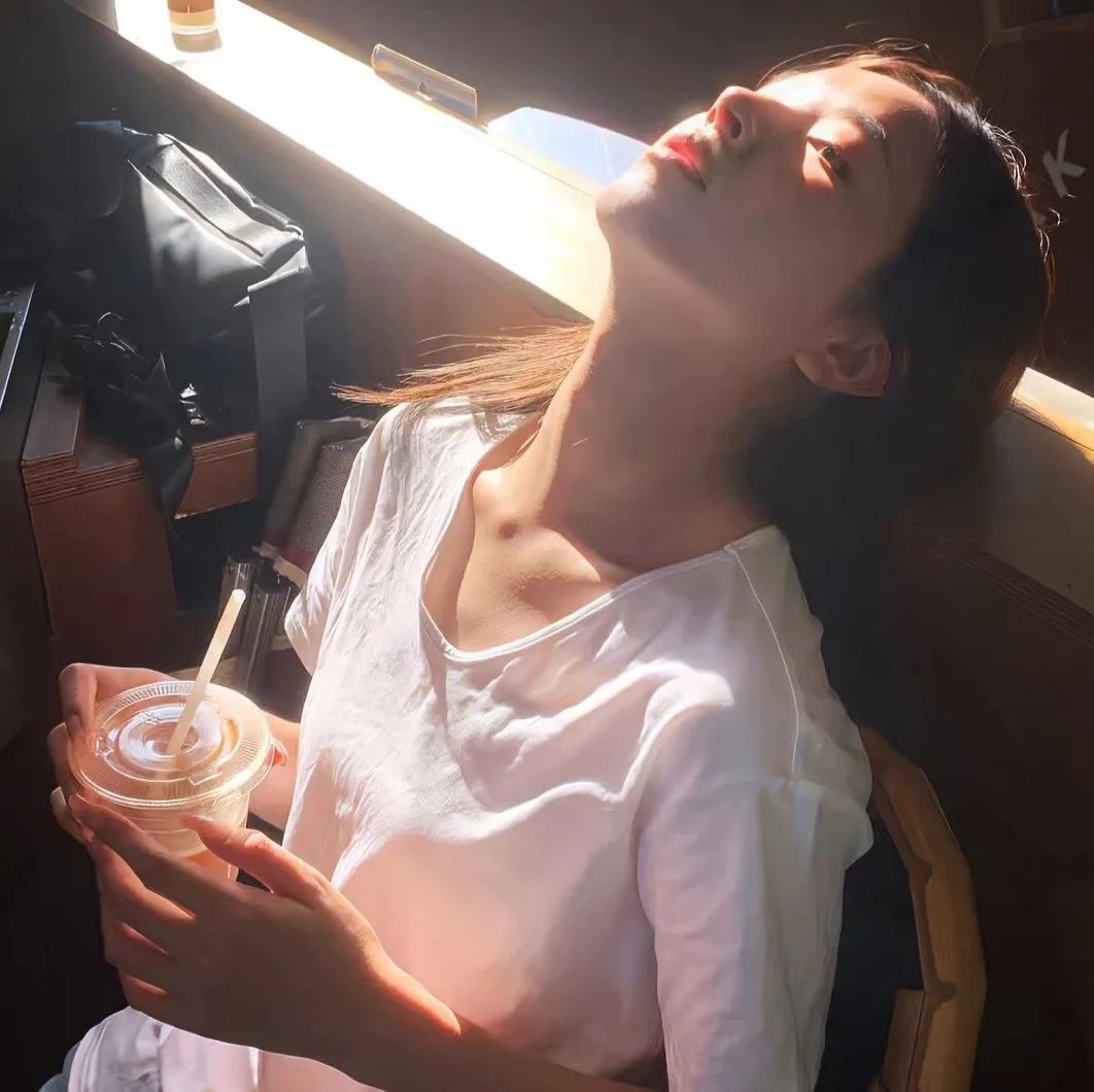 亲吻的人们